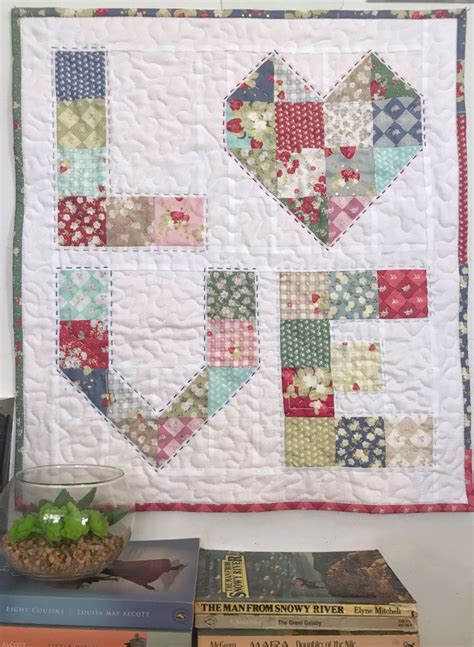 Heart quilt pattern, Quilts, Quilted wall hangings