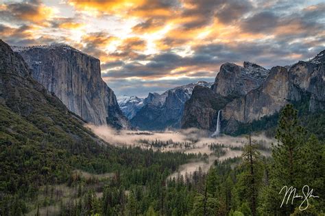 Sunrise at Tunnel View | Tunnel View, Yosemite National Park, California | Mickey Shannon ...