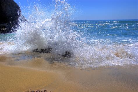 File:Gray Whale Cove State Beach wave.jpg - Wikimedia Commons