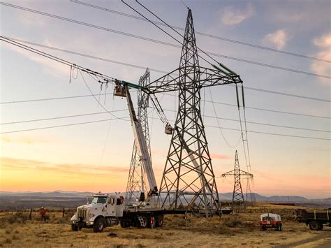 Transmission Construction | High-Voltage Powerlines