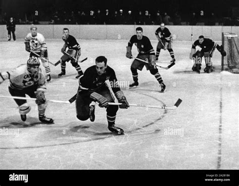 Canada sports athletes ice hockey Black and White Stock Photos & Images ...