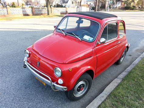 Another red Fiat 500 - I'm Just Walkin'