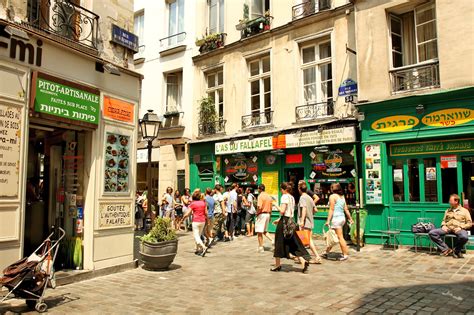 Le Marais in Paris - Pick Up a Falafel in the Old Jewish District – Go ...