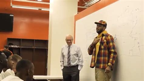 Carmelo Anthony Gives Pump Up Speech to Syracuse Basketball Before ...