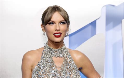 Taylor Swift reveals all song titles on new album 'Midnights'