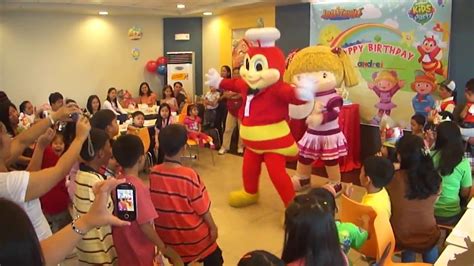 Jollibee Dance Craze Hetty Dance Moves Jolly Bee dance | Jollibee ...