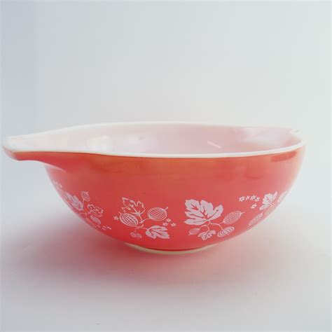 Vintage Pyrex Pink Gooseberry 444 Cinderella Bowl - Etsy