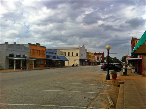 Downtown Smithville TX | Favorite places, Places, Street view