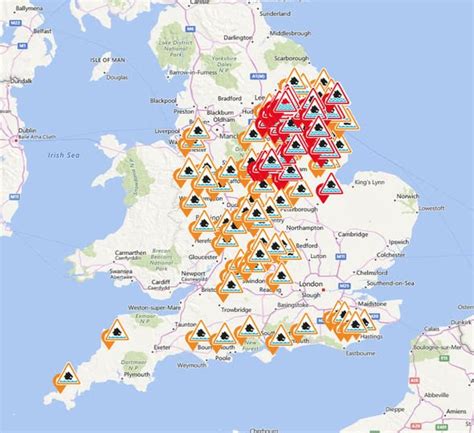 UK weather warnings: Dangerous ice to hit after life-threatening floods batter UK | Weather ...