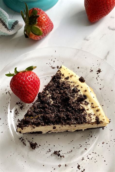 Easy Oreo Cheesecake Recipe - amycaseycooks