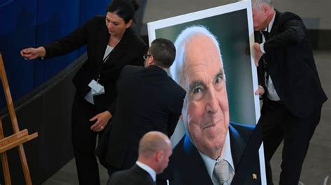 Helmut Kohl: Leaders gather in Strasbourg to pay tribute to German ...