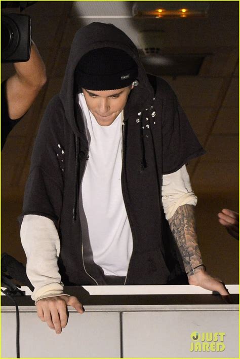 Watch Justin Bieber Walk Out of Radio Interview in Spain (Video): Photo ...