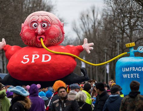 A float featuring German Social Democratic (SPD) politician Martin ...