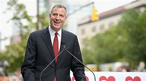 NYC mayor Bill de Blasio announces presidential run | US News | Sky News