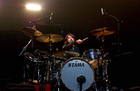 Dave Grohl - DRUMMERWORLD