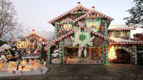 Gingerbread House Christmas Lights - YouTube