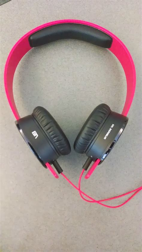 FREE IS MY LIFE: TECH LOVE: Sol Republic Tracks VB Headphones are a Perfect Valentine's Day Gift ...