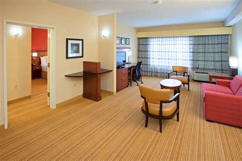 COURTYARD LOUISVILLE NORTHEAST $110 ($̶1̶2̶9̶) - Updated 2018 Prices & Hotel Reviews - KY ...