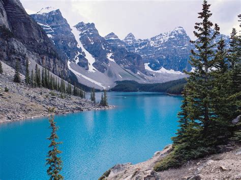 Moraine Lake | lake, Alberta, Canada | Britannica