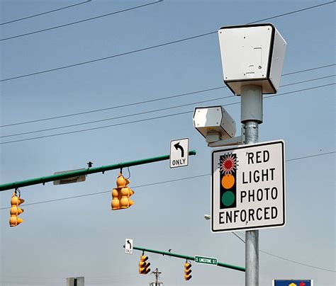 Legislators Steering Michigan Toward Red Light Cameras – Michigan Capitol Confidential