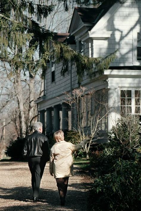 Hillary Clinton House in Chappaqua, NY - Pictures of Hillary Clinton's Home