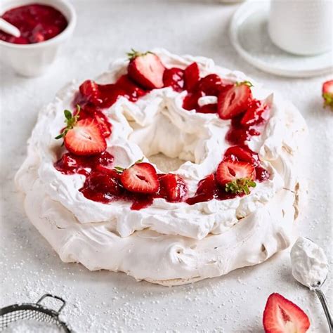 Strawberry Meringue Holiday Wreath | California Strawberries