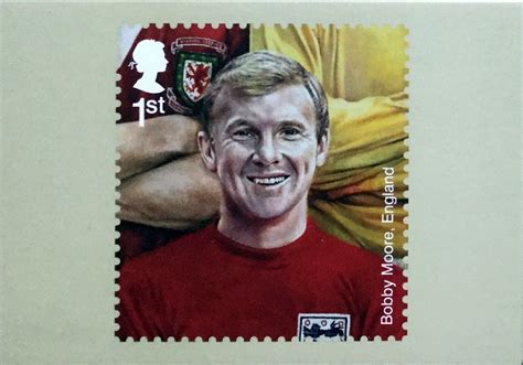 376(8). Issued 9 May 2013. Football Heroes. Bobby Moore, Present Day, Post Office, Postage ...