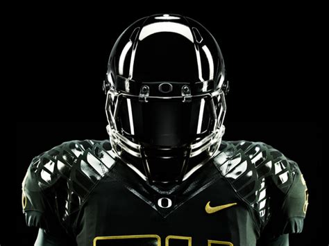 Nike unveils new integrated uniform system for Oregon Ducks in Rose ...