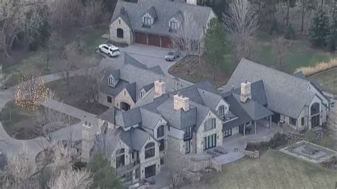 DENVER BRONCOS QUARTERBACK: Russell Wilson, Ciara buy $25M mansion in Cherry Hills | FOX31 Denver