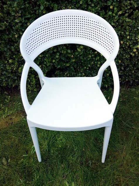 Garden Chair / Plastic White Modern Armchair | in Arnold, Nottinghamshire | Gumtree