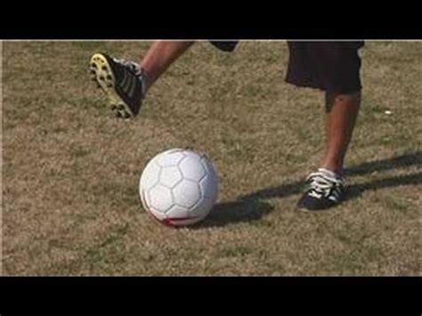 Soccer: Spinning the Ball : How to Spin a Ball - YouTube