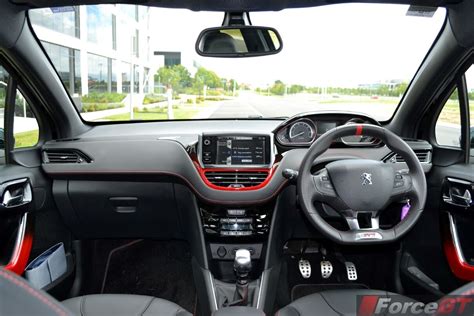 Peugeot 208 Review: 2013 Peugeot 208 GTi