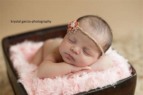 20+ Cute Newborn Photography Props (Eco & Safe)