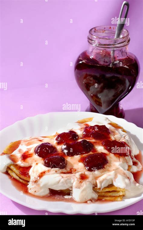 Heart shaped pancakes Stock Photo - Alamy