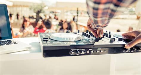 What Are The 5 Most Important Steps To DJing?