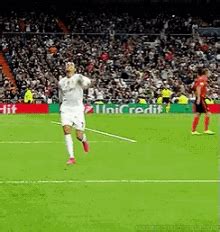 Cristiano Ronaldo 7 GIFs | Tenor