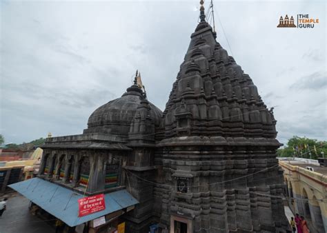 Vishnupad Temple Gaya, Bihar Facts, History, Architecture