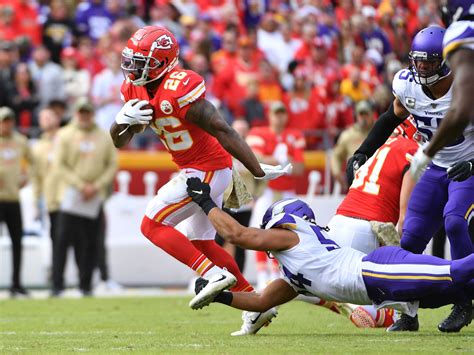 Photo Gallery: Best Moments from Chiefs-Vikings in Week 9