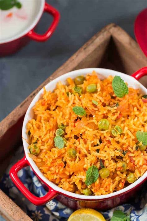 South Indian Tomato Rice Recipe (Thakkali Sadam) - CurryTrail