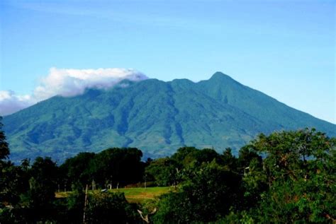 Pendakian Gunung Salak Tetap Buka Selama Libur Lebaran | Republika Online