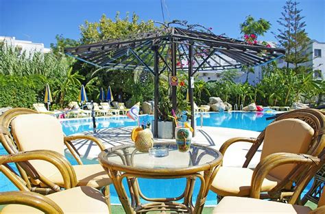 Palm Beach Hotel Pool: Pictures & Reviews - Tripadvisor