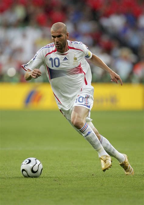 Zinedine Zidane | World Cup 2006 | Leyendas de futbol, Carteles de fútbol, Fotografía de fútbol