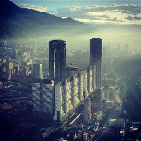 Parque Central, Caracas, Venezuela. Foto: Jacqueline Pérez | Photo ...