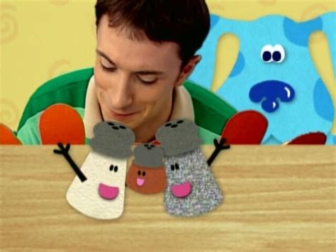 Image - Blue's Clues Mr. Salt and Mrs. Pepper Holding Paprika.jpg | Blue's Clues Wiki | FANDOM ...