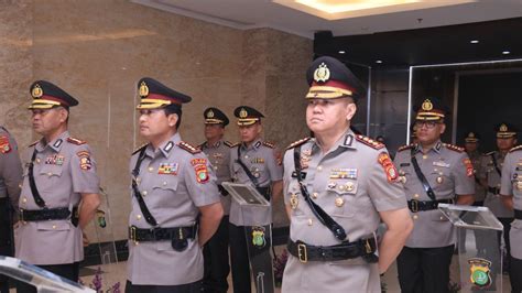 Polda Metro Jaya Gelar Sertijab Tujuh Kapolres dan Kabid Humas - Sinpo.id