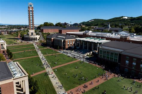 Liberty University enrolls largest student body in history; online ...