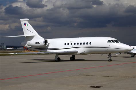 Dassault Falcon 2000EX EASy | Business Jet Traveler