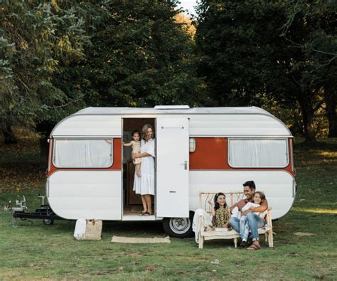 This chic summer caravan mixes old-school styling with modern finesse in 2020 | Caravan, Old ...