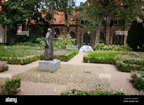 Statue of William, Prince of Orange, Count of Nassau-Dillenburg, also ...