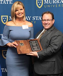 Watson receives alumni award – Murray State JMC Department